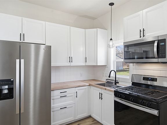 4th image of 617 W 4th St S