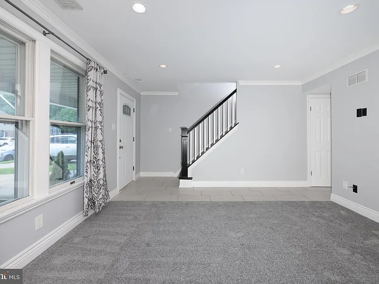 6517 Jefferson Ct — Photo 4