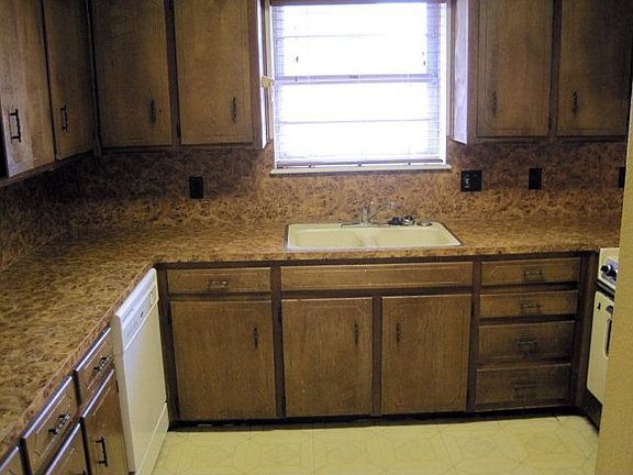 3rd image of 602 S Farmer St