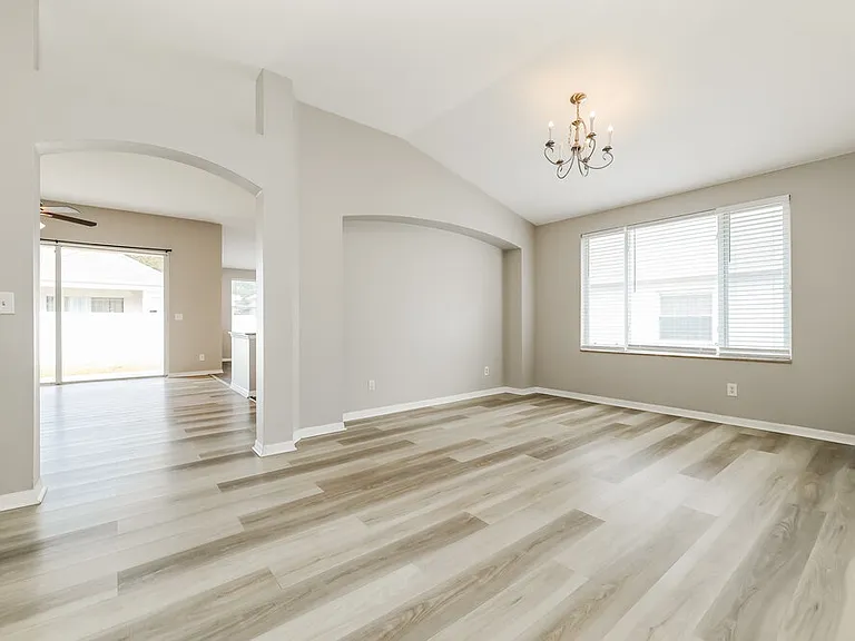1221 Barclay Wood Dr — Photo 4