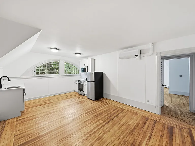 245 Clinton St — Photo 8