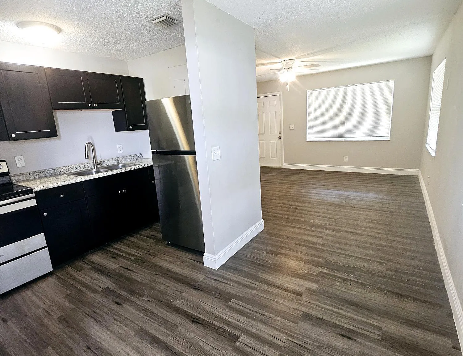 2 bed, 1.0 bath, 768 sqft, $1,900 — Photo 3