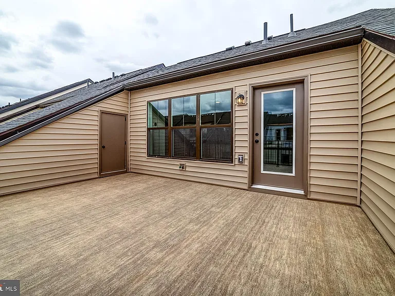 6227 Almerico Pl — Photo 70