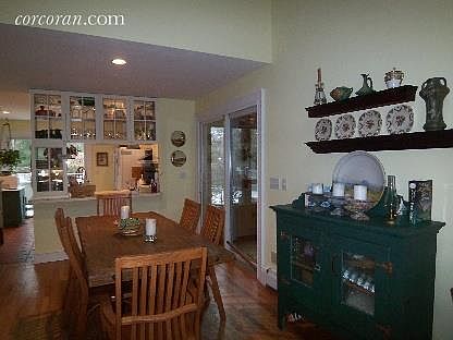 4th image of 31 Montauk Blvd