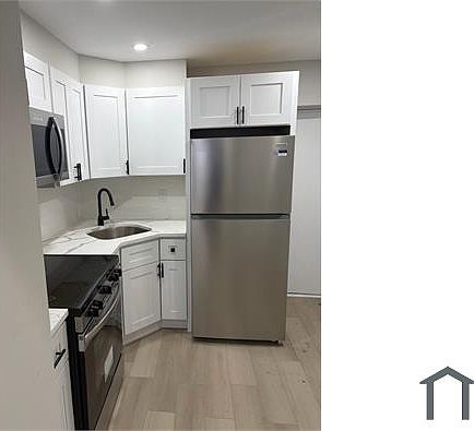 5th image of 1530 S Lecount St