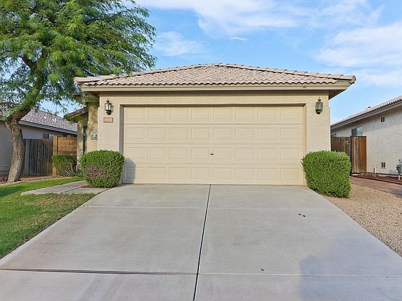 3rd image of 2025 N 108th Dr