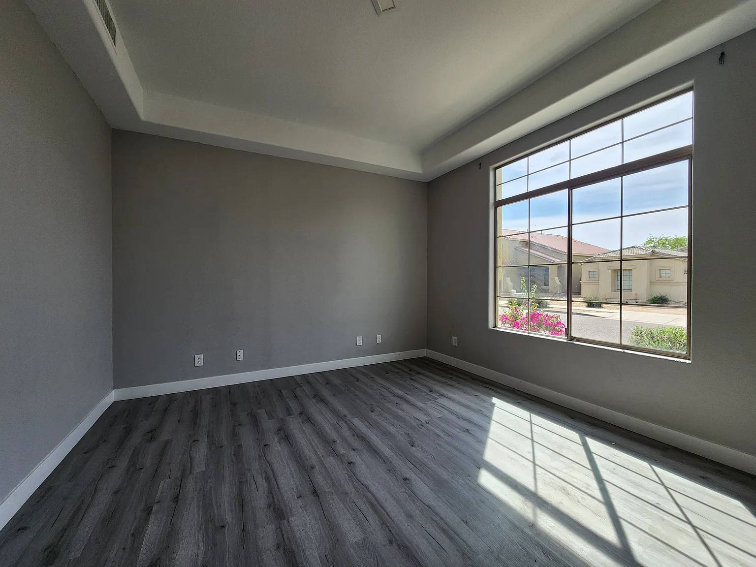 5 bed, 2.5 bath, 2926 sqft, $4,000 — Photo 4