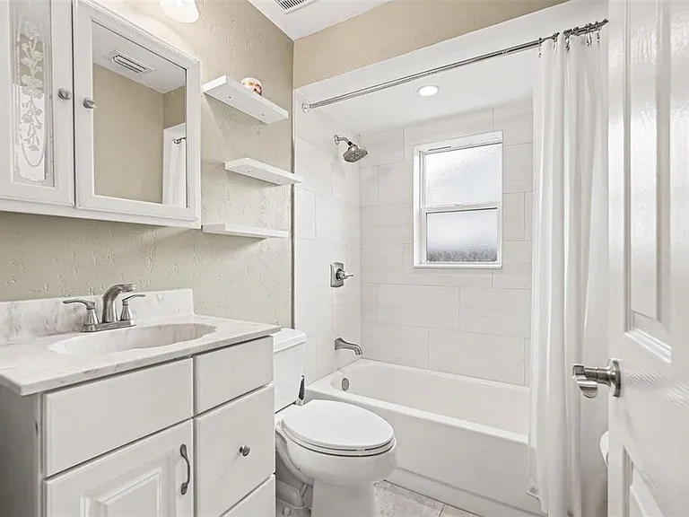 17703 Cranbrook Dr — Photo 21
