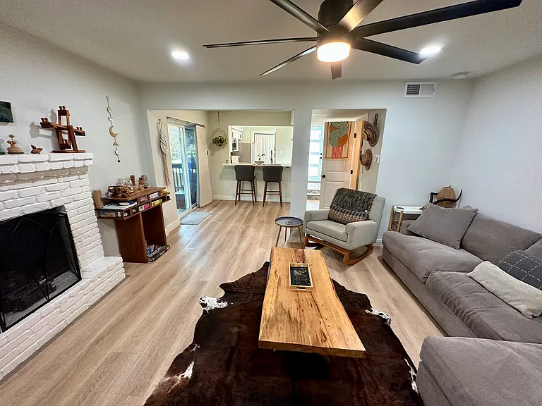 1308 Matthews Ln #B — Photo 12