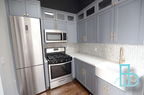 Rented by Miron Realty Group | media 89