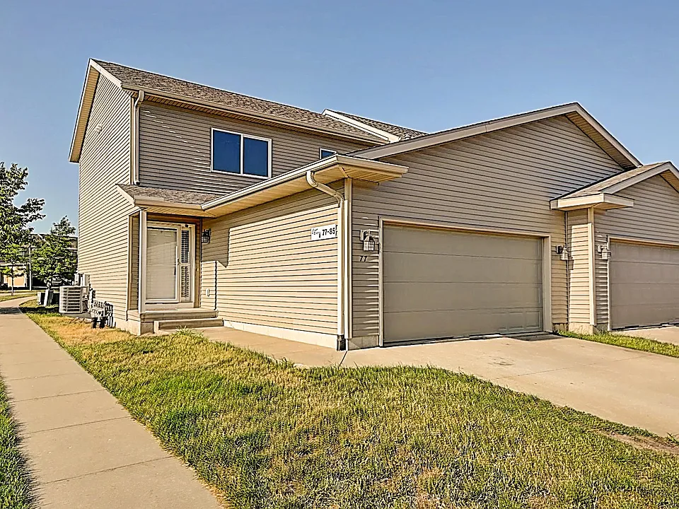 77 Woodstone Ln SW