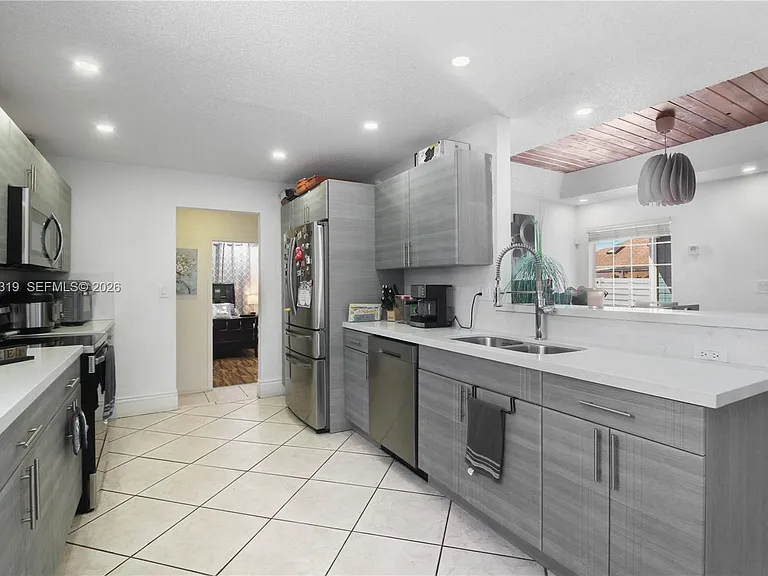 10135 SW 139th Pl — Photo 8