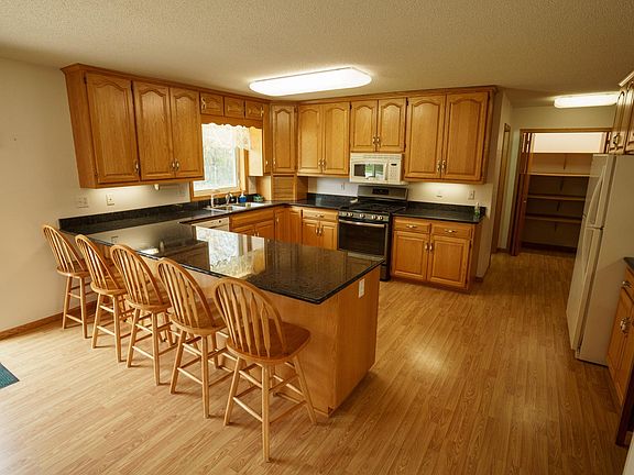 4th image of 1006 8th St S