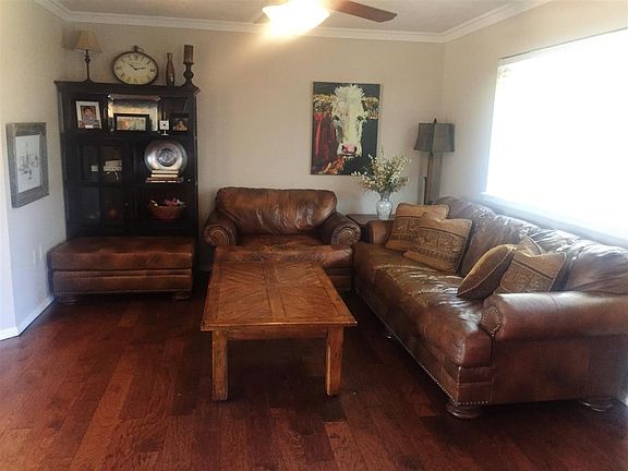 3rd image of 1011 Meyer Dr