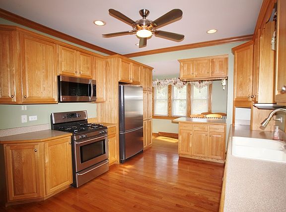 2nd image of 503 E Grand Lake Blvd