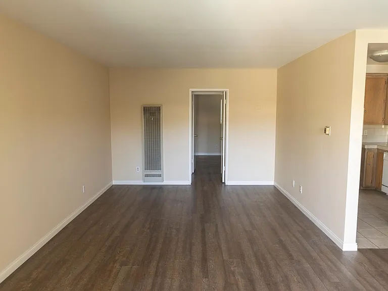 8740 Owensmouth Ave #14 — Photo 10