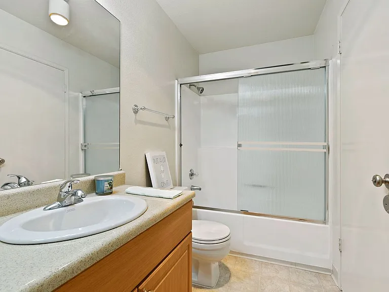 Bel Air Apartments — Photo 6