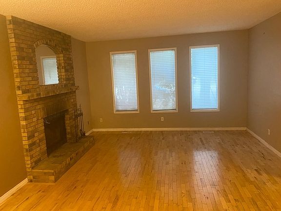 4th image of 3450 37th St NW