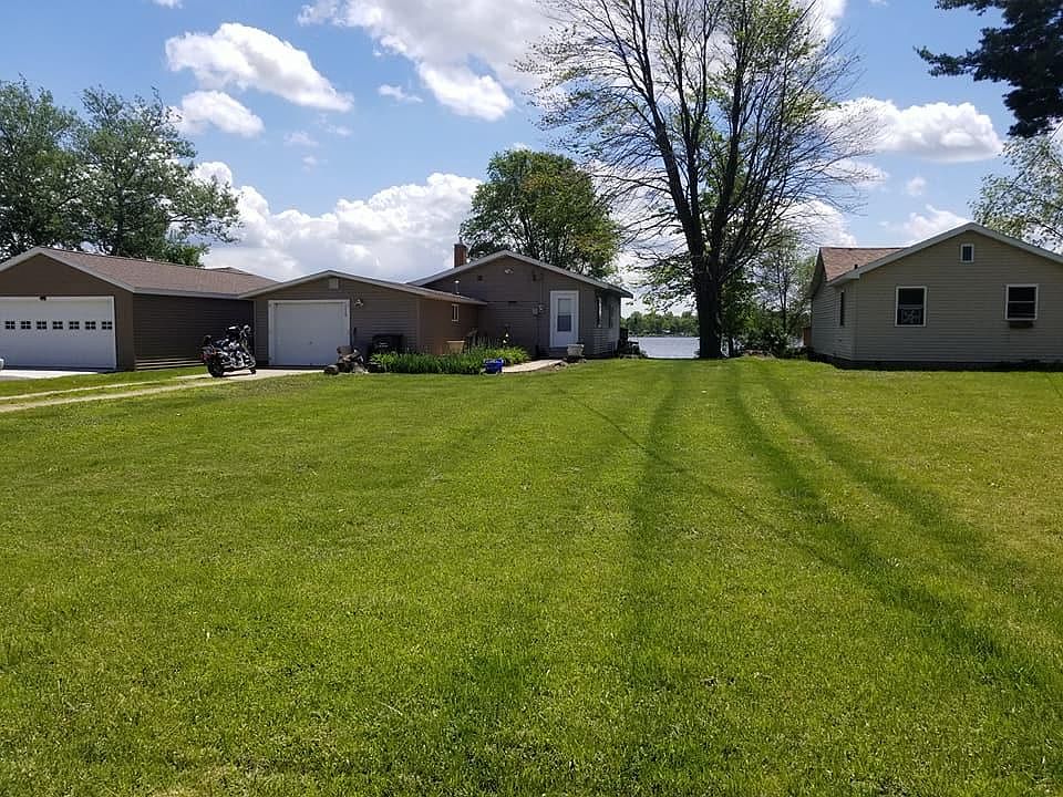 1st image of 1220 Lakeview Dr