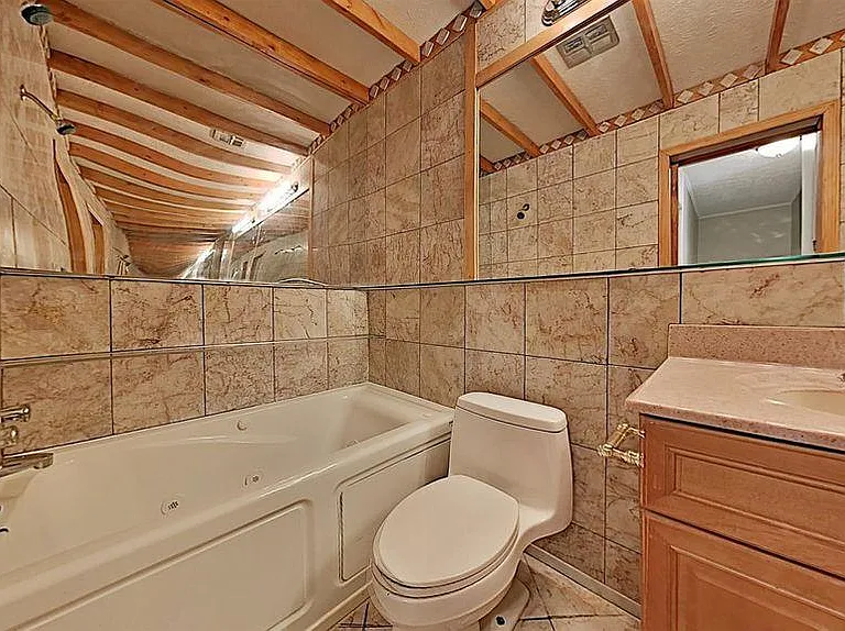 2400 Lawrenceville Hwy #D — Photo 11