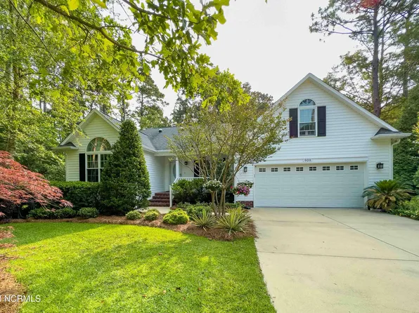 909 Capstan Court, New Bern, NC 28560