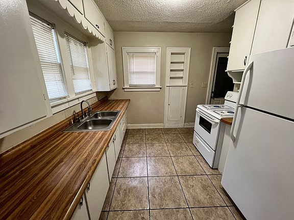 4th image of 2320 S Claremont Ave