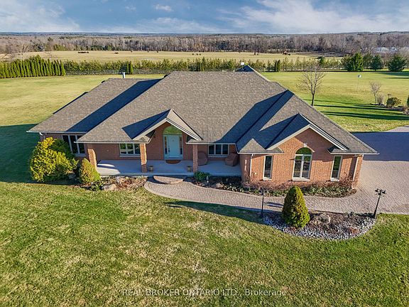 2nd image of 3421 Cole Rd