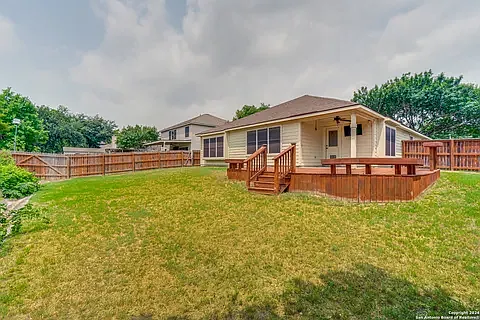 8102 Rosespur Park — Photo 24
