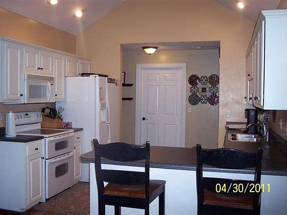 4th image of 220 Lamplighter Dr