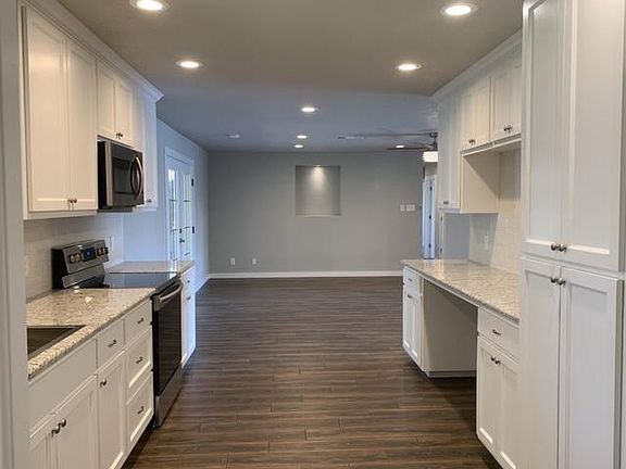 2nd image of 3540 Winifred Dr