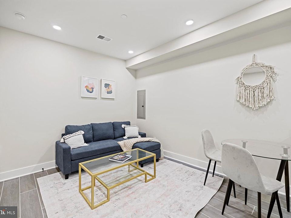 1st image of 824 18th St NE #3