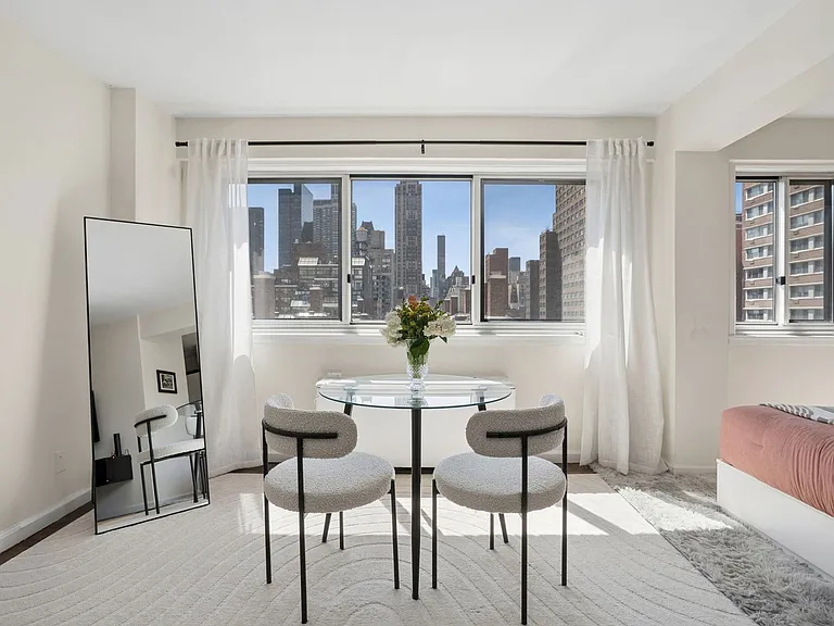 401 E 65th St #9C — Photo 4