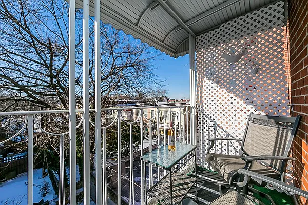 Sold by Dorsa Group | media 22