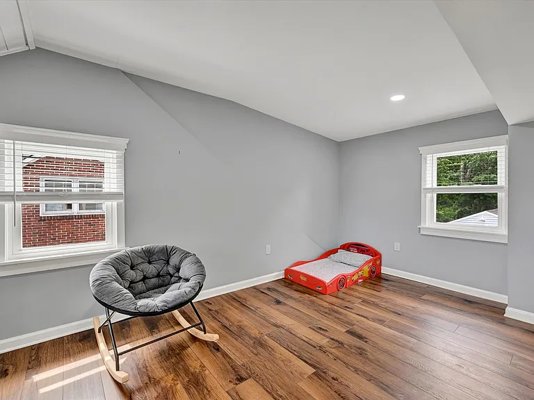 1806 Middleborough Rd — Photo 13