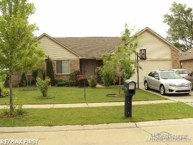 1st image of 42918 Woodcrest Dr