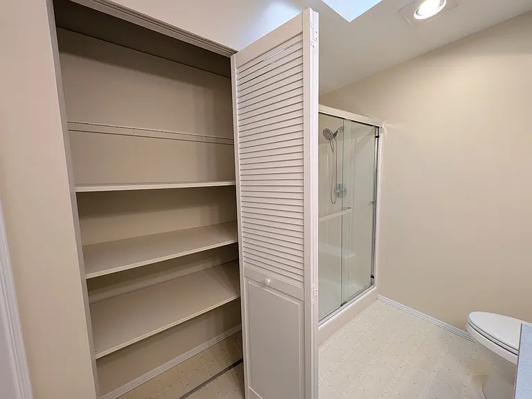 Master Bathroom (3)