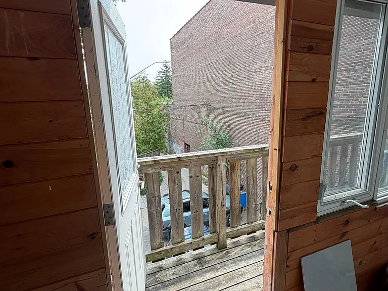 559A Mount Pleasant Rd — Photo 17