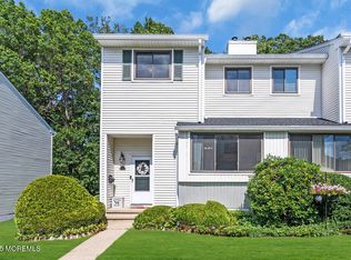 236 Clubhouse Dr, Middletown, NJ 07748
