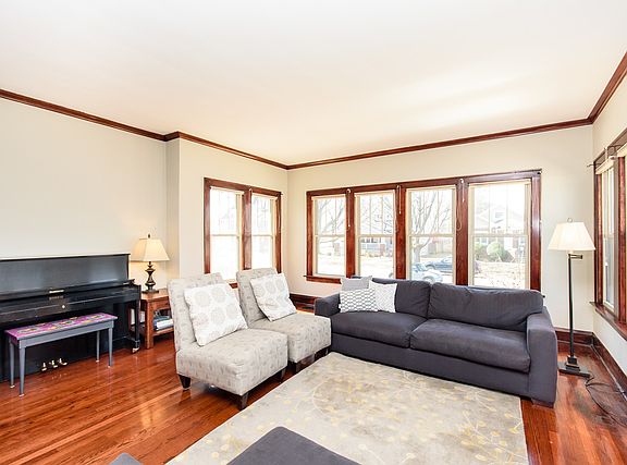 3rd image of 7107 N Oleander Ave