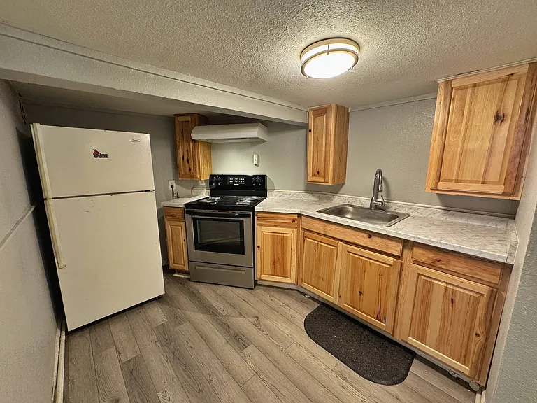 108 S College Ave #C — Photo 2