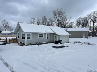 2294 River Rd, Niagara Falls, NY 14304