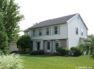 147 Caversham Woods, Pittsford, NY 14534