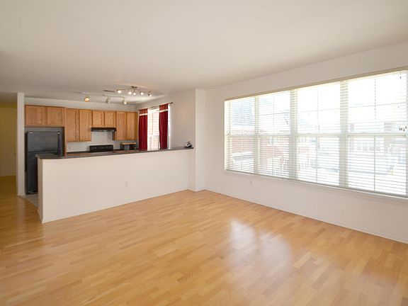3rd image of 3872 S Lake Dr #225