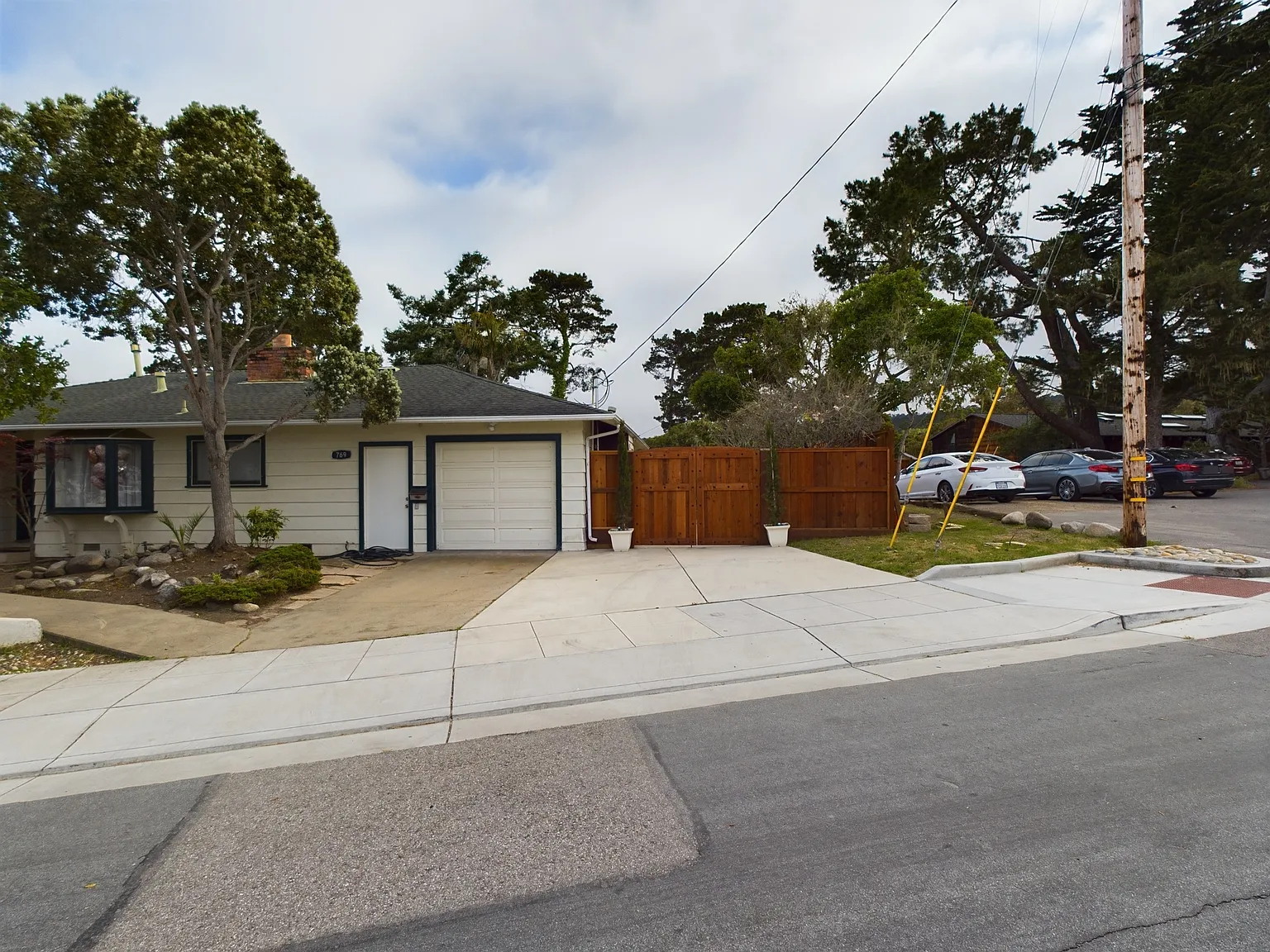Studio, 383 sqft, $2,500 — Photo 1