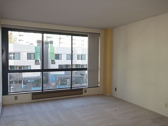 5th image of 300 3rd St APT 0604