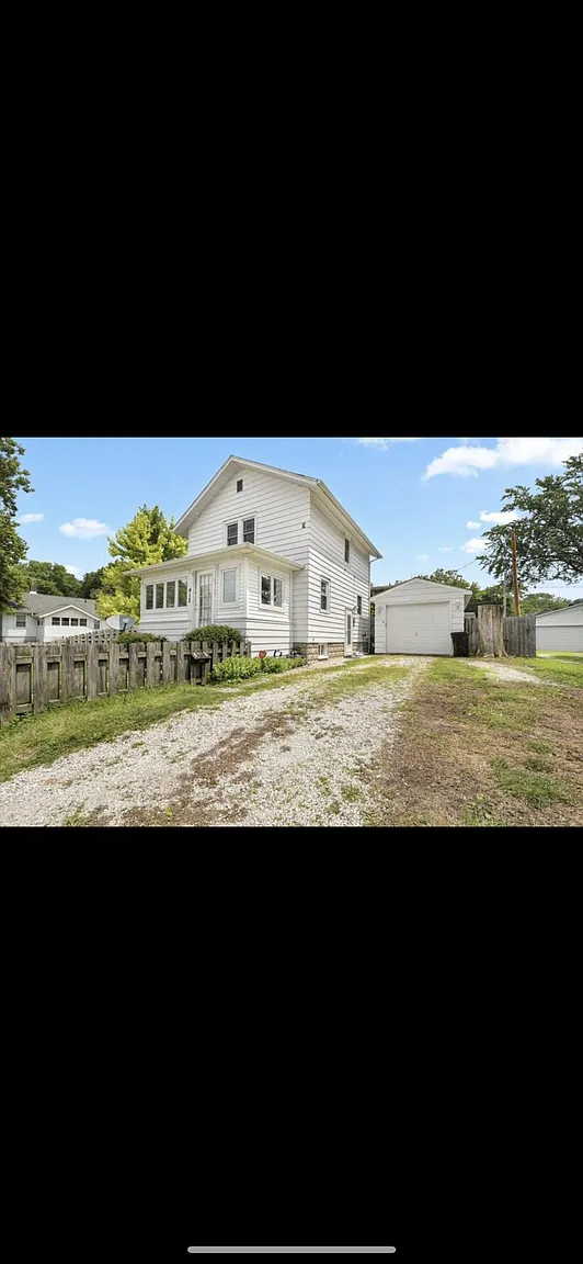 412 N Russell St photo 1