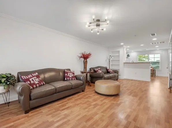 1725 Harvey Mitchell Pkwy S APT 2125, College Station, TX 77840