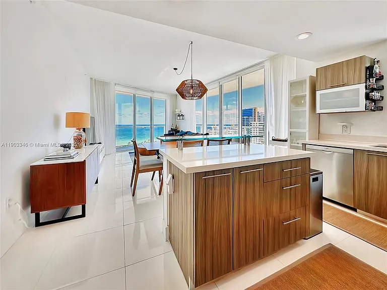 6700 Indian Creek Dr #Penthouse 2 — Photo 3
