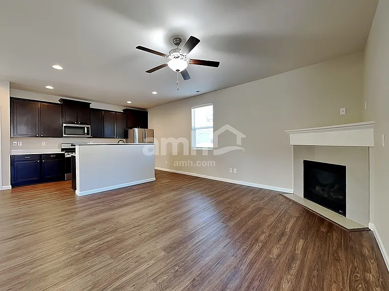 306 Holdener Ln — Photo 5