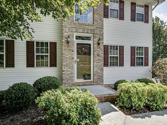 3rd image of 733 Beechwood Dr